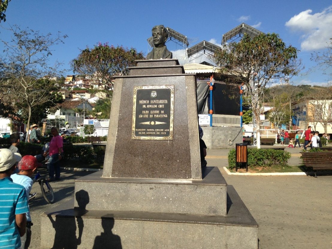 Oswaldo Cruz's bust (6).JPG
